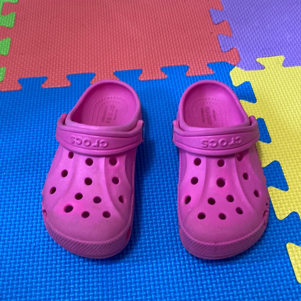 Pink crocs